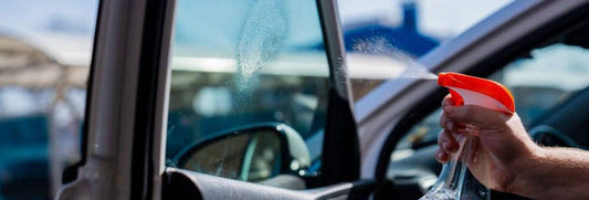 Nettoyant pour vitres auto : pourquoi cet entretien est plus important qu’on ne le pense