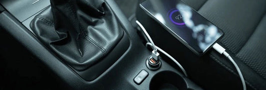 Quel câble de téléphone choisir pour la voiture ? Guide pratique pour ne plus perdre de temps (ni de batterie)